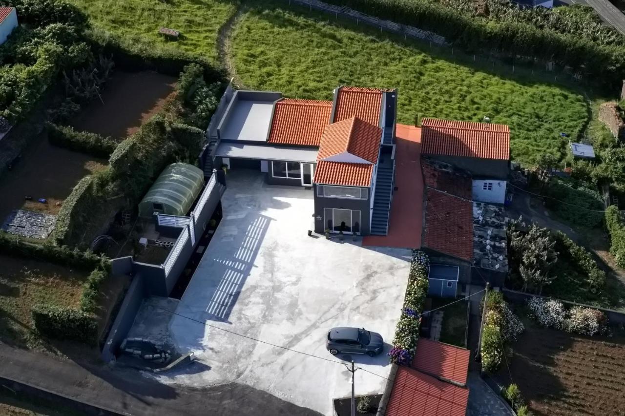 Paradise Apartments III Санта-Круш-даш-Флориш Экстерьер фото